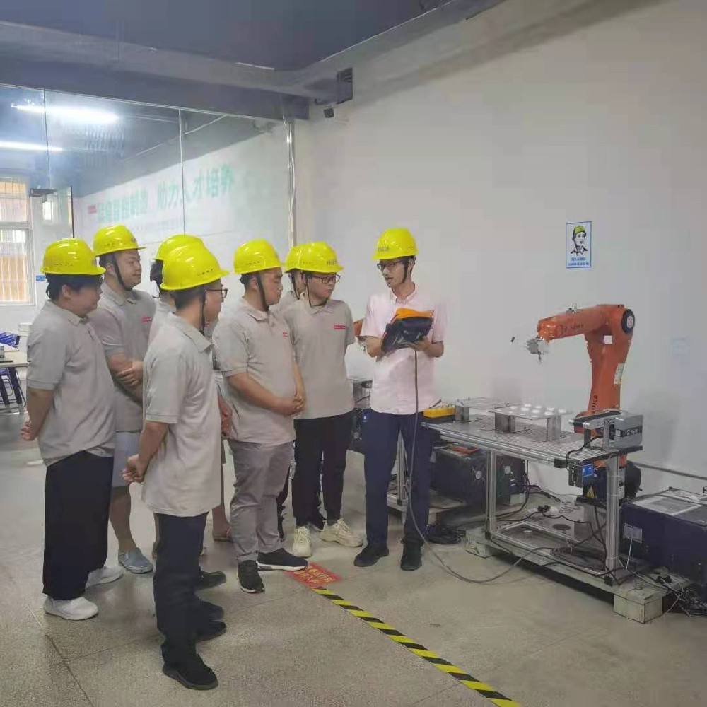  工業機器人培訓現場 