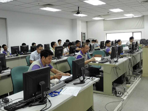  工業機器人培訓現場 